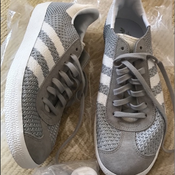 le adidas gazzella grigia 65 7 75 nuovi poshmark le adidas gazzella grigia 65 7 75 nuovi poshmark